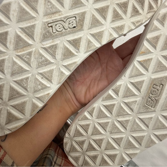 TEVA white sandals size 8 - Picture 5 of 7